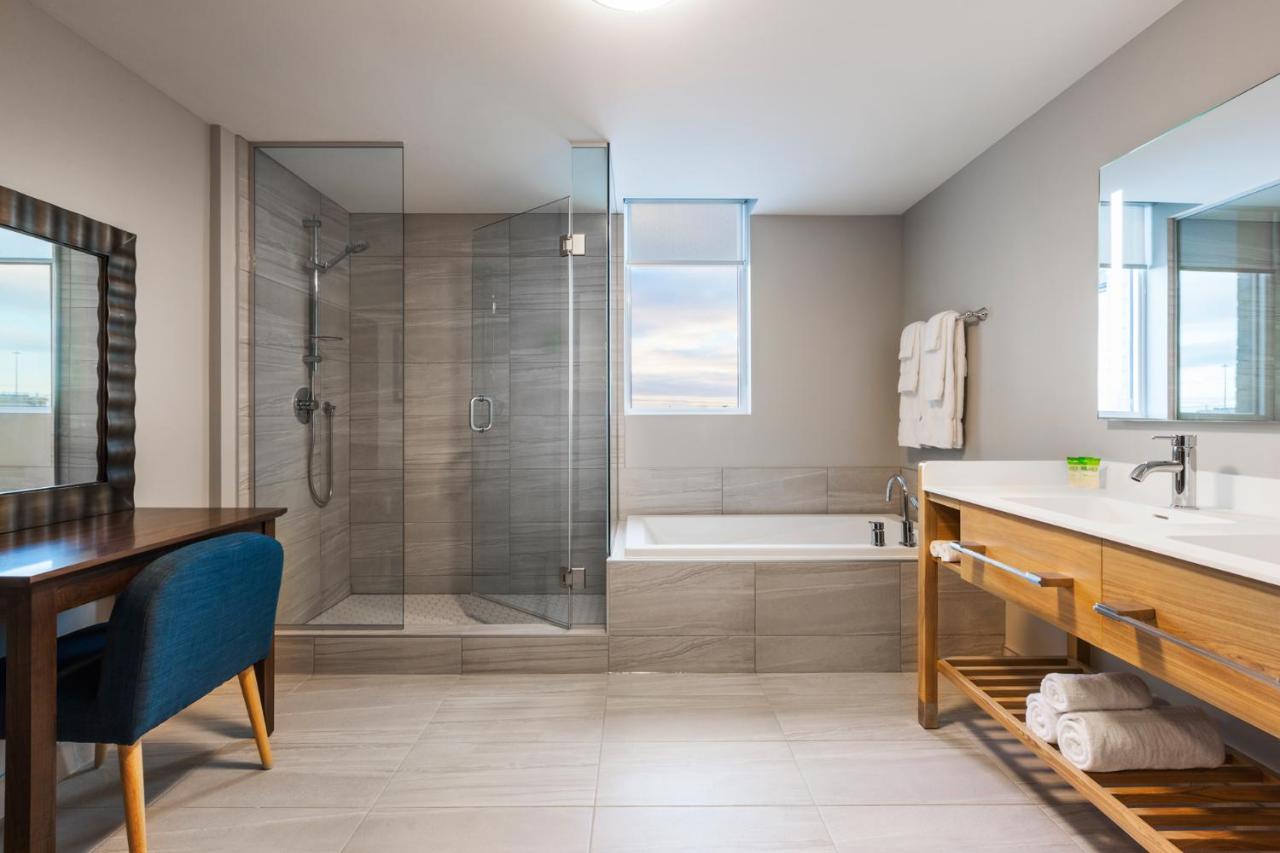 Imperia Hôtel et Suites Boucherville Extérieur photo